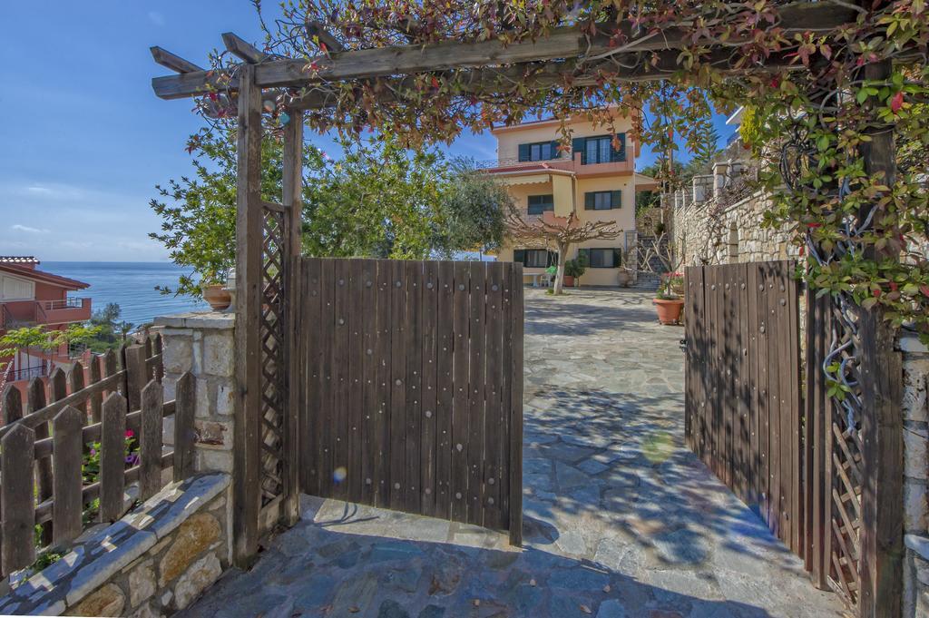 Villa Giovanni Paralia Vrachou Exteriér fotografie
