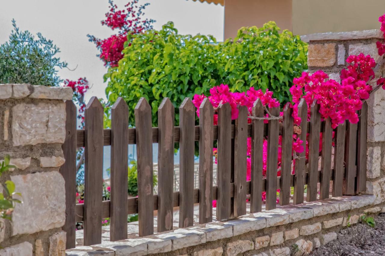 Villa Giovanni Paralia Vrachou Exteriér fotografie