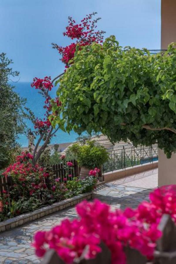 Villa Giovanni Paralia Vrachou Exteriér fotografie